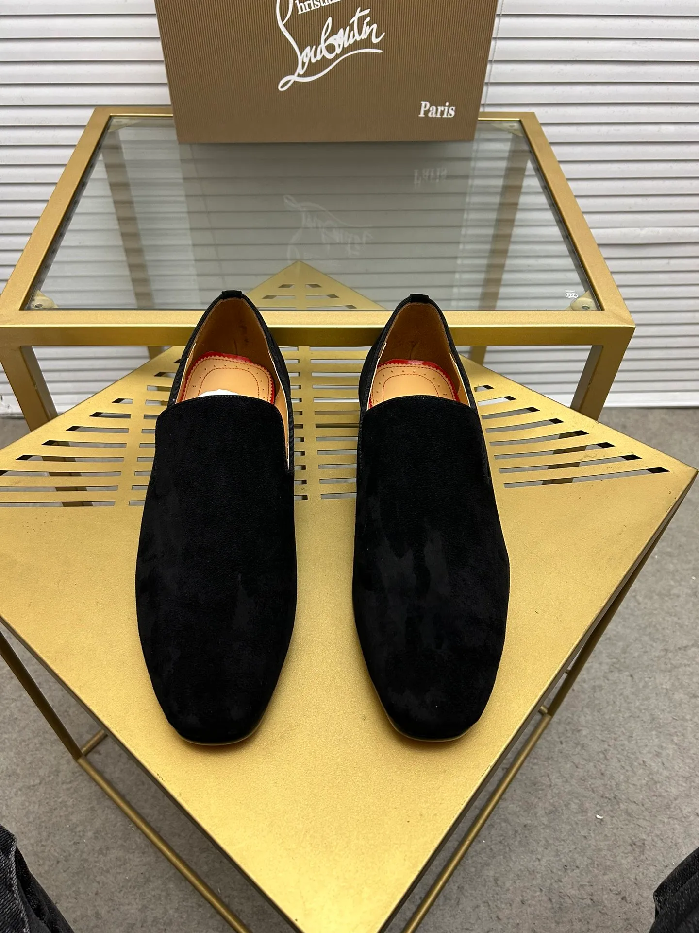 (Customized model) Ex-factory price is 480. christian louboutin (CL red sole shoes) counter series, casual sneakers for couples 📢 📢 📢 Exclusive hot style release 🎈🎈💪 Movable latex feet 👻 Finished outsole line [Proud] 😝Female 35-40# Male 38#-46, global supply😝 [Top version]: Original imported genuine leather upper, top original leather lining, original molded TPU outsole, original 1:1 detail processing, original shoe last,